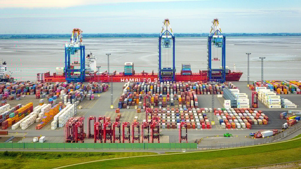 Das Container-Terminal soll für eine Milliarde Euro modernisiert werden. (Archivfoto)