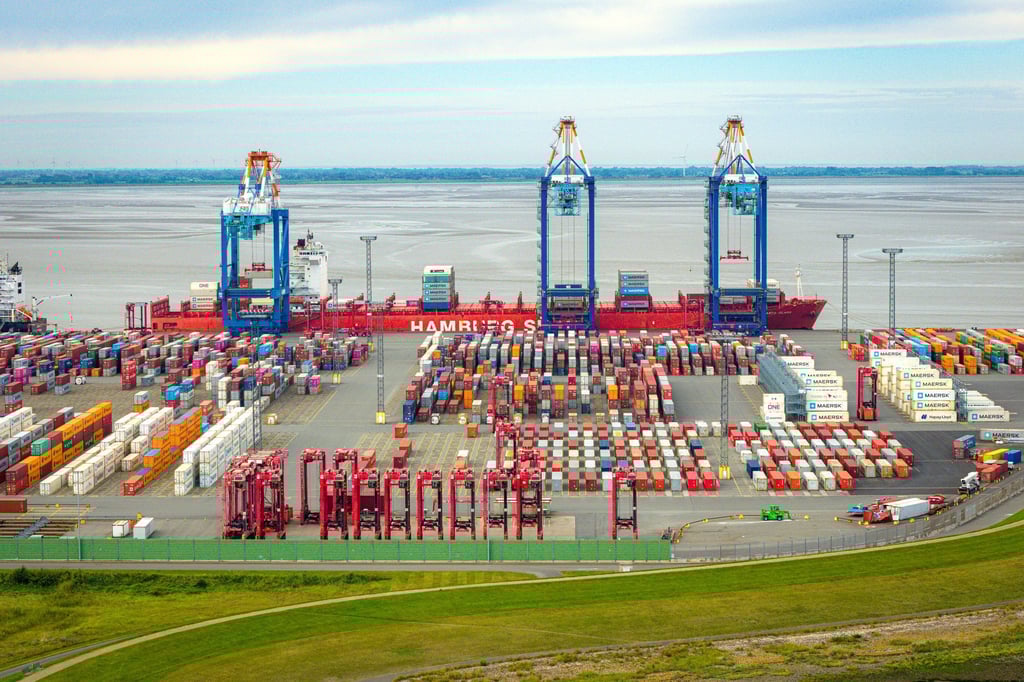 Das Container-Terminal soll für eine Milliarde Euro modernisiert werden. (Archivfoto)