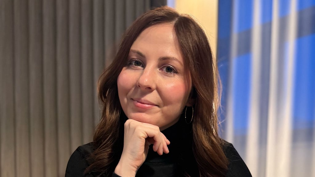 Moderatorin Lisa Müller hat den Preis für den Podcast "True Keim" entgegengenommen.