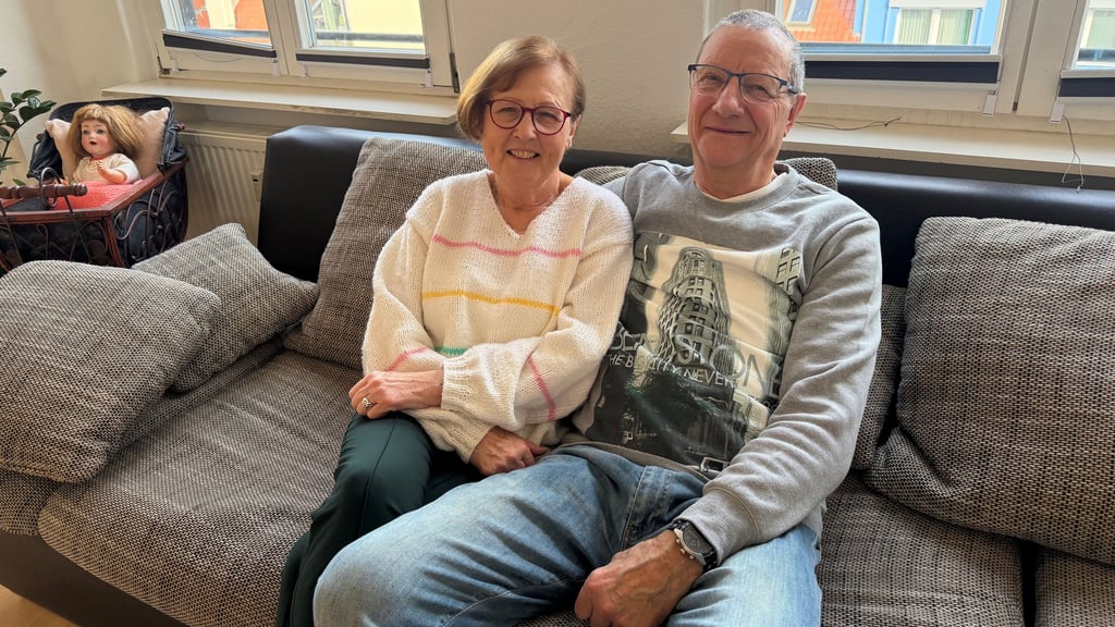 Karin Stern und Dieter Missweit haben sich in Magdeburg beim Ü60-Speed-Dating kennengelernt. Inzwischen sind sie seit fast acht Jahren ein Paar. 