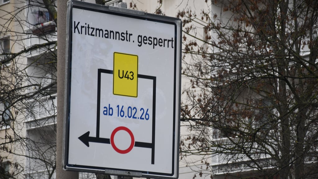 Laut Verkehrsschildern ist die Kritzmannstraße in Magdeburg ab dem 16. Februar 2026 gesperrt.
