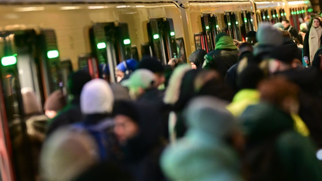 Die S-Bahn-Linien gerieten am Freitagmorgen aus dem Takt. (Symbolbild)