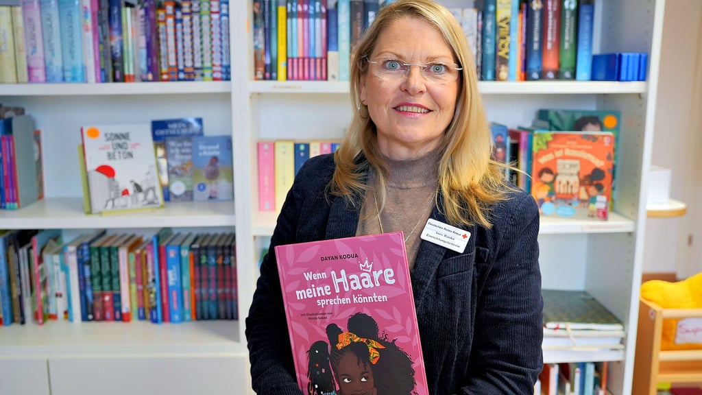 „Amicus“-Einrichtungsleiterin Ines Ranke sucht unter anderem Lesepaten, die ehrenamtlich mit den Kindern in ihrer Einrichtung in Stendal-Stadtsee lesen.