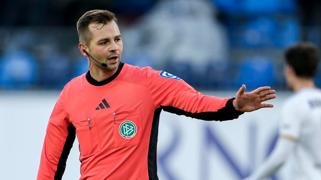 Schiedsrichter Marc Philip Eckermann&nbsp;ist am Sonntag beim Zweitliga-Spiel zwischen 1. FC Magdeburg und Arminia Bielefeld im Einsatz.