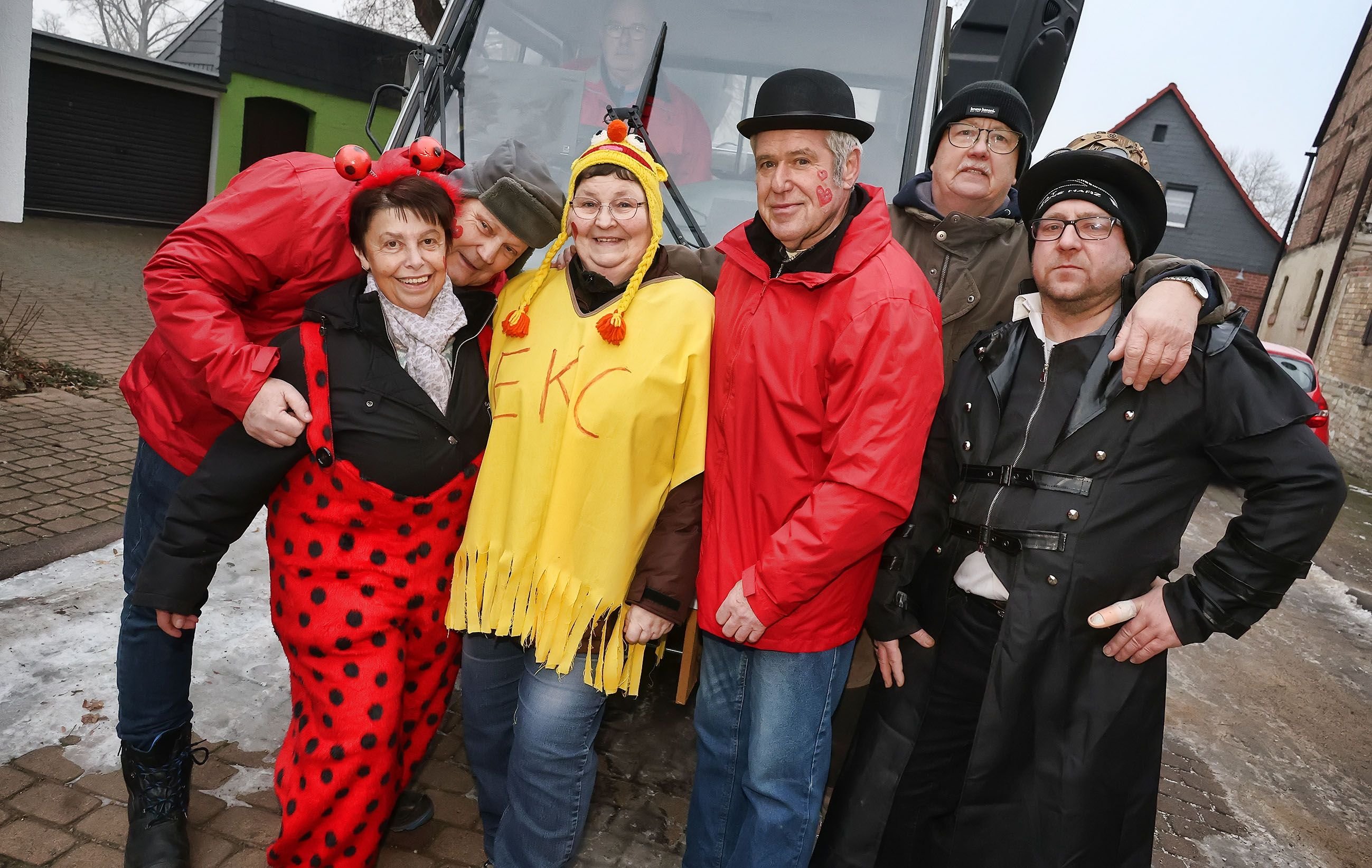 Karneval in Edersleben: Ein fröhliches Völkchen verjüngt den Heimat- und Mühlenverein in Edersleben