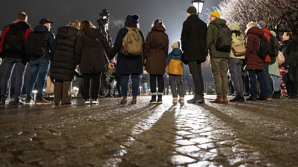 Die Menschenkette wird seit 2010 jedes Jahr am Jahrestag der Zerstörung Dresdens gebildet.