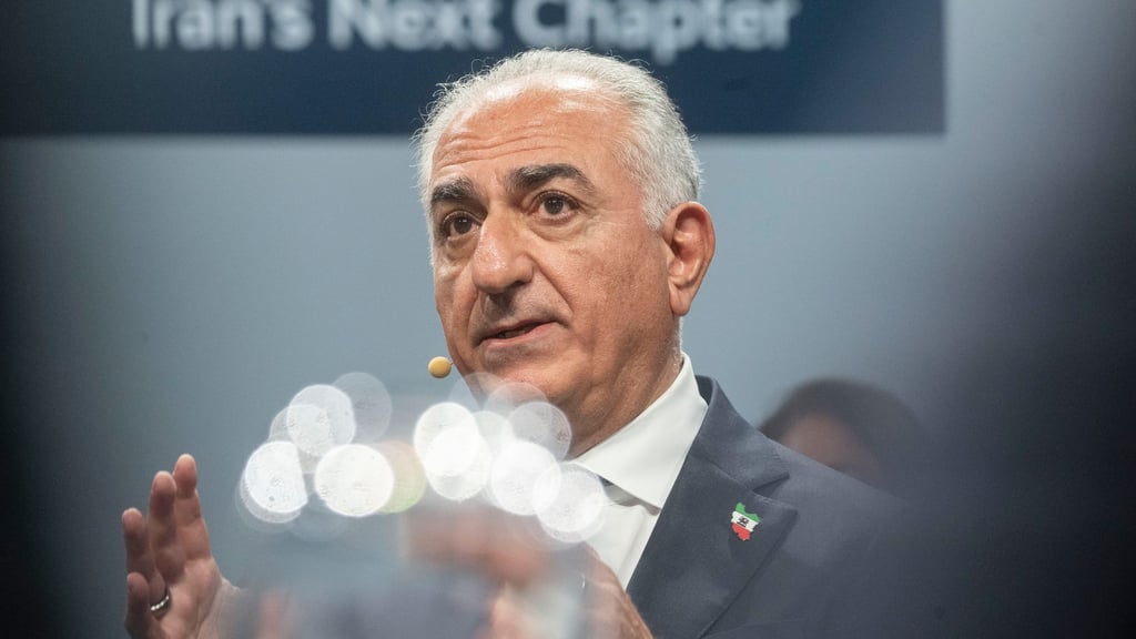 Pahlavi nennt es sein Lebensziel, im Iran den Weg für demokratische Wahlen zu ebnen. Eigene Machtambitionen hat er keine.