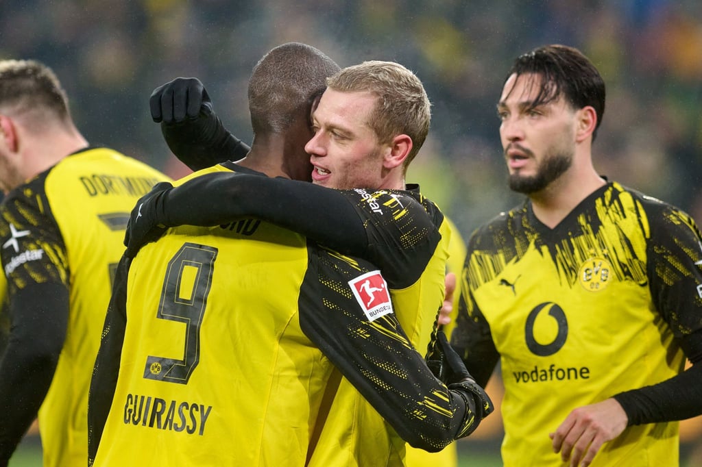 Dortmund gewinnt 4:0 gegen Mainz.