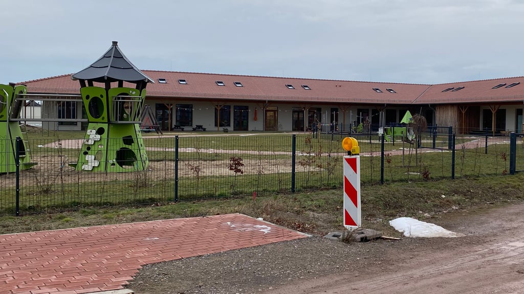 Die Kita EinStein ist modern ausgestattet und bietet Plätze für Kinder von null bis sechs Jahren. Als Standort würde die Einrichtung bei einer Zusammenlegung die eindeutig bessere Infrastruktur liefern.