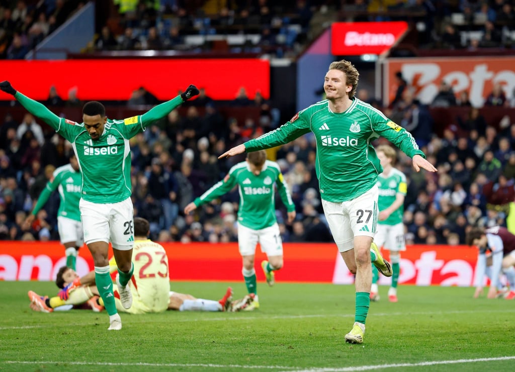 Gegen Aston Villa wieder als Torschütze in Aktion: Nick Woltemade (r).