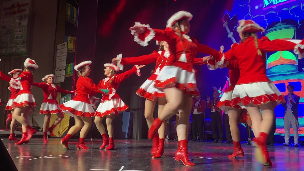 Ottojaner Karneval 2026: Auftritt der Funkengarde des Folklore Ensembles Magdeburg.