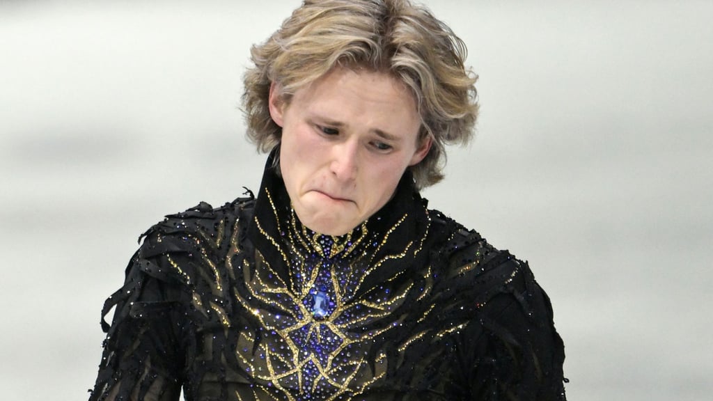 Für Eiskunstlauf-Superstar Ilia Malinin entwickelte sich die Olympia-Kür zu einem Desaster.