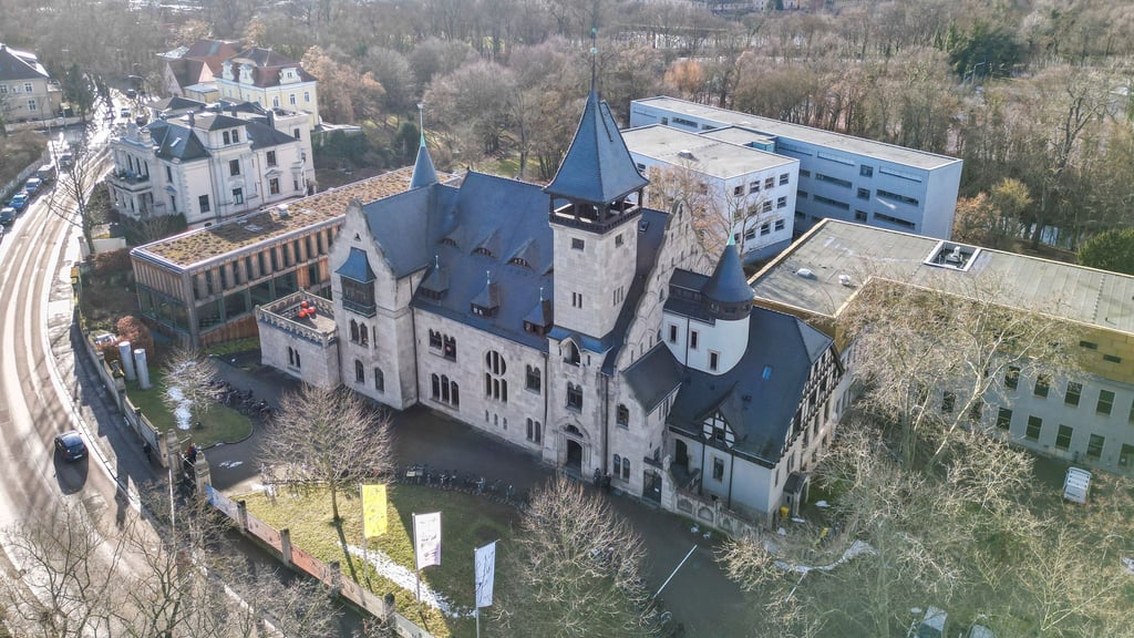 Die Burg Giebichenstein sollte eigentlich schon 2027 einen Neubau bekommen. (Archivbild)