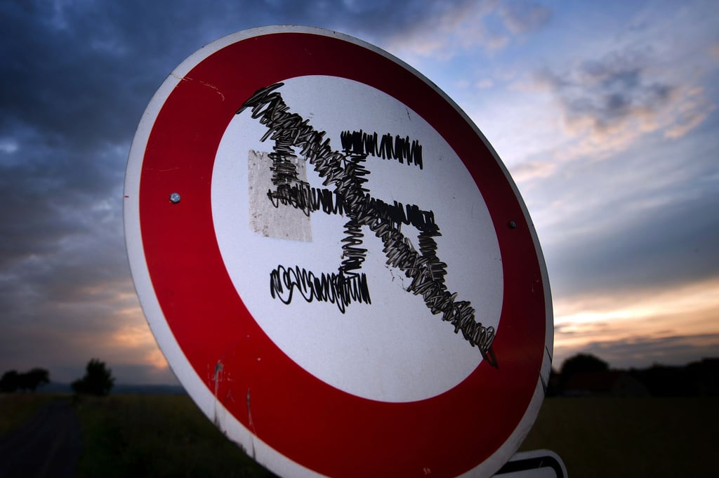 An sächsischen Schulen gab es 2025 eine starke Zunahme rechtsextremer Vorfälle. (Symbolbild)