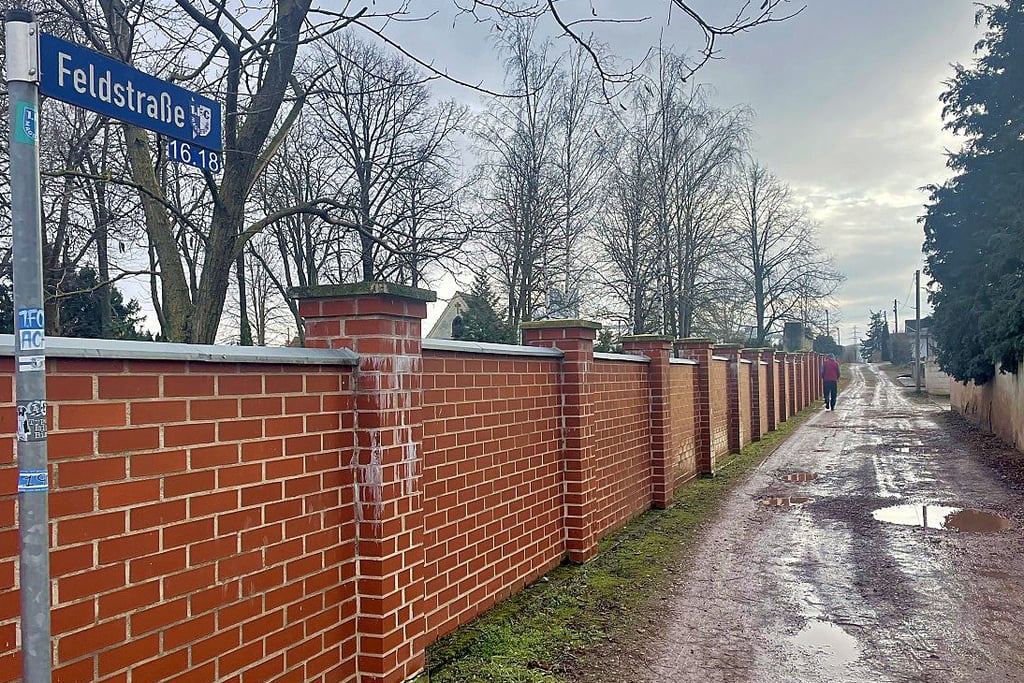 Die Feldstraße in Altenburg benötigt einen festen Belag sowie eine Beleuchtung und muss dringend saniert werden. 