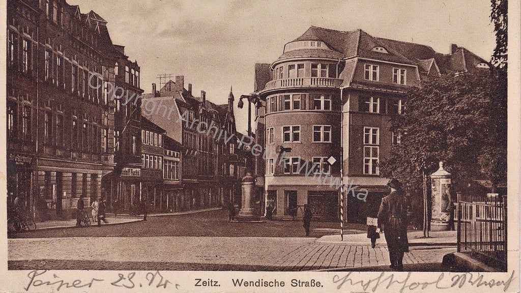 Mit diesem Motiv grüßte Seilermeister Hermann Kratzsch (1859-1933) seine Verwandten in den USA. Die Ansichtskarte wurde am 14. Februar 1930 von Zeitz nach Milwaukee versendet.  