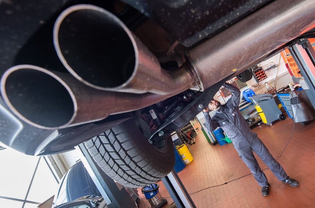 Autoreparaturen sind in den vergangenen Jahren sehr viel teurer geworden, und in der Folge auch die Kfz-Versicherung. (Symbolbild)