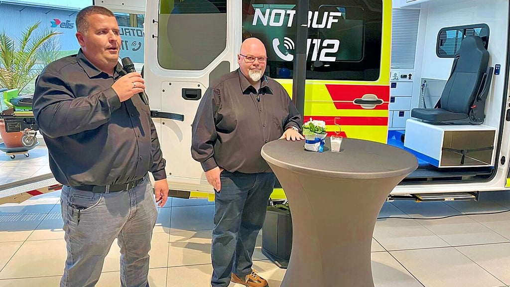 „Wir beiden Dicken haben es geschafft“, sagt Birk Lehmann (rechts).  Gemeinsam mit seinem Geschäftspartner Kay Behring leiten sie die Unternehmen im Gewerbegebiet am Stremsgraben. 