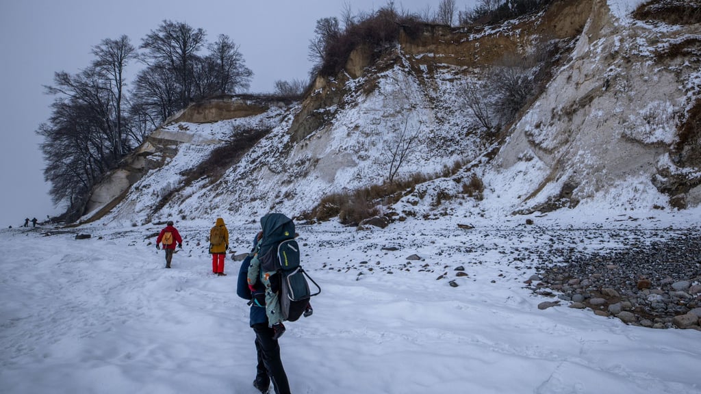 Im Winter kommt es an der Steilküste des Nationalparks Jasmund vermehrt zu Hangrutschen.