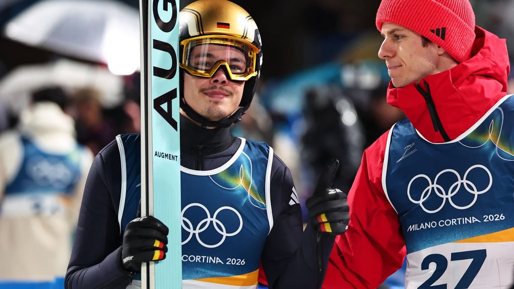Philipp Raimund (l) und Andreas Wellinger vertreten Deutschland im Super Team.