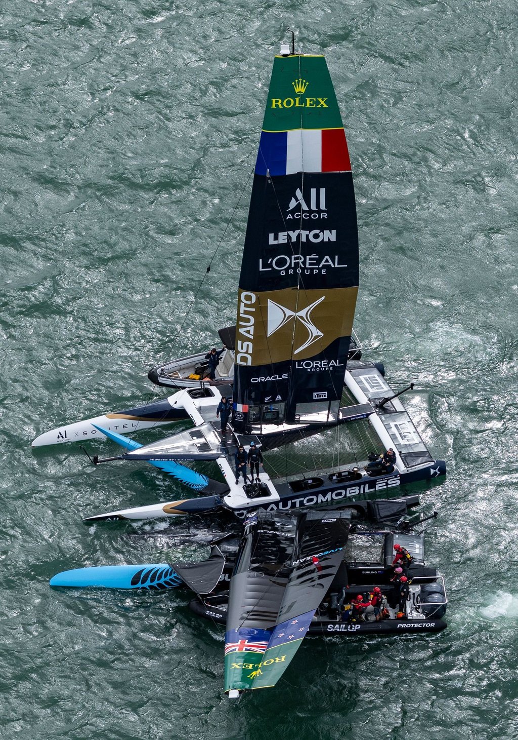 Beim SailGP in Auckland kollidierte das Team aus Neuseeland mit dem französischen Boot.