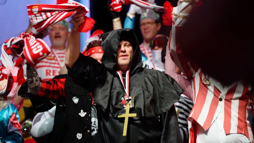 Auch FC-Trainer Lukas Kwasniok ist auf dem FC-Karnevalswagen am Rosenmontag dabei. (Archivbild)