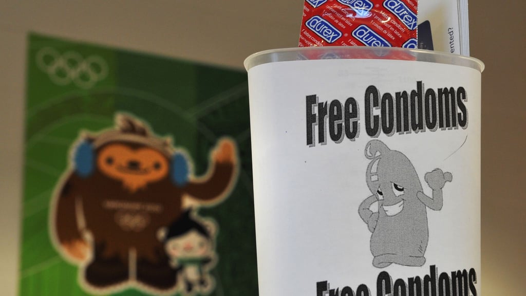 Kondome sorgen bei Olympia immer für Gesprächsstoff - hier schon bei den Winterspielen von Vancouver 2010 zu sehen. (Archivbild)