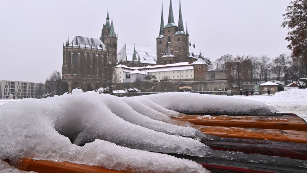 In Thüringen taut der Schnee - Wintersport in der Natur ist kaum möglich. (Archivbild)