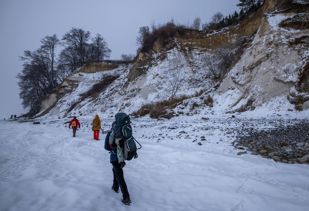 Im Winter kommt es an der Steilküste des Nationalparks Jasmund vermehrt zu Hangrutschen.