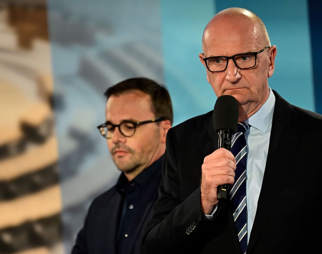 Brandenburgs Ministerpräsident Dietmar Woidke (SPD) und CDU-Landeschef Jan Redmann (links) beraten derzeit über eine gemeinsame Koalition. (Archivbild)