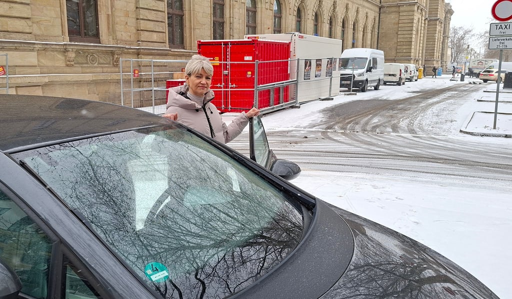 Nicole Suchy ärgerte sich am Montag über den Winterdienst und die auch sonst nicht ausreichende verkehrliche Erschließung von Salbke und Westerhüsen. Von Westerhüsen aus bis zum City Carrè/Magdeburger Hauptbahnhof brauchte sie mehr als 90 Minuten mit dem Auto, was sonst nur rund 20 Minuten dauere. Auslöser sei unter anderen der schlechte Winterdienst gewesen.  