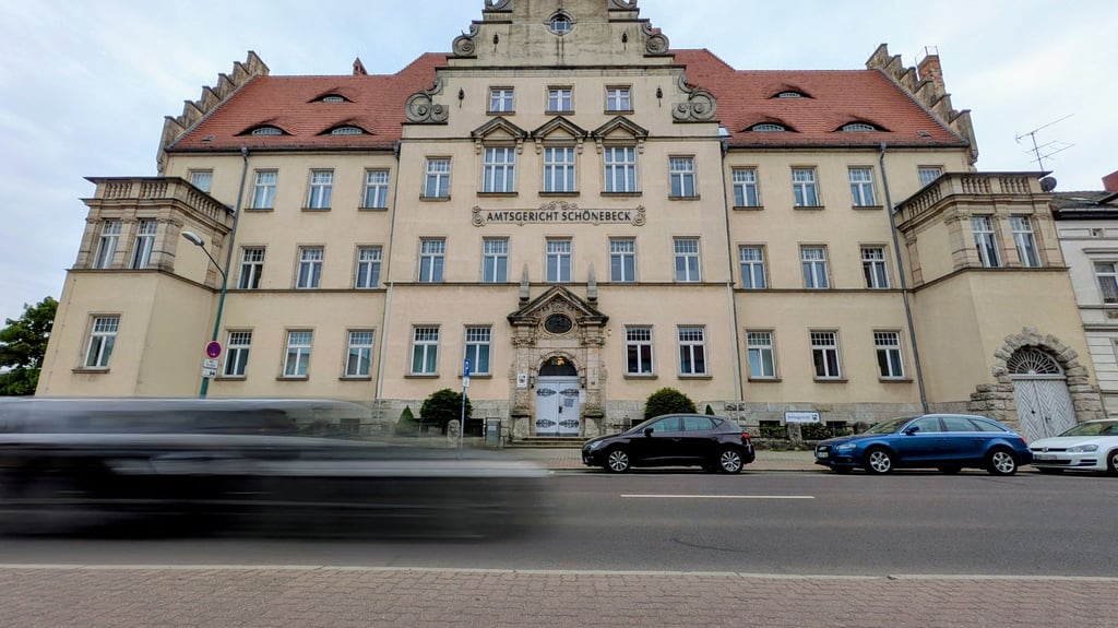 Vor dem Schönebecker Amtsgericht wurde ein Fall von Fahrerflucht behandelt.