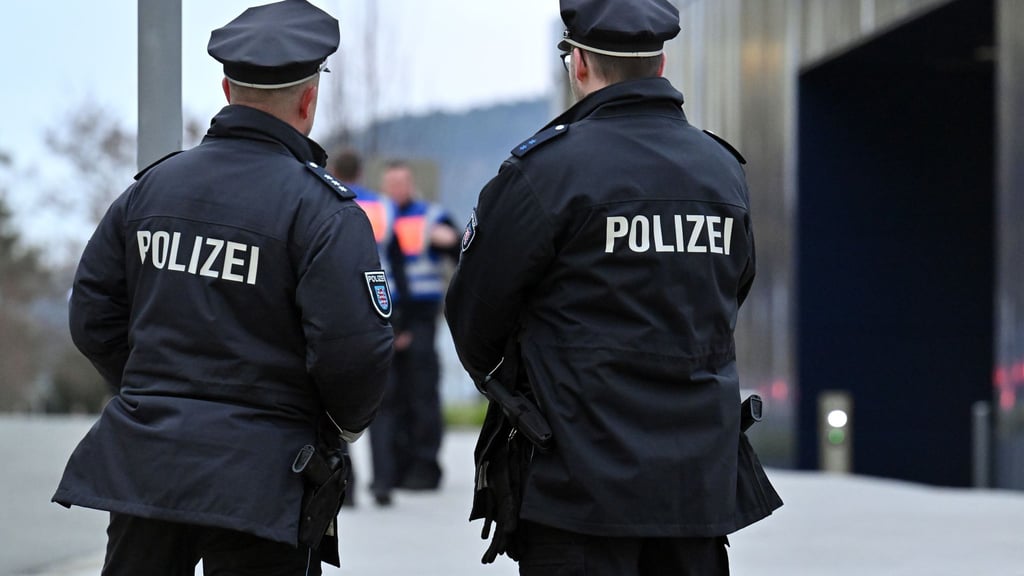 Der DGB setzt sich für höhere Beamtenbezüge in Thüringen ein. (Symbolbild)