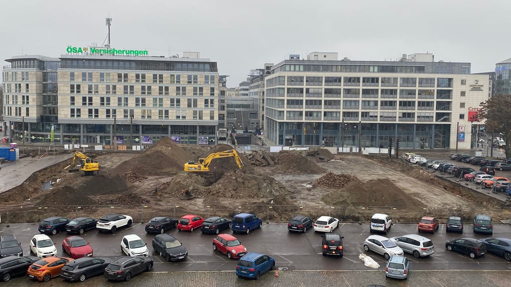 Seit einigen Tagen wird auf der Baustelle an der Magdeburger Hasselbachstraße wieder gearbeitet.