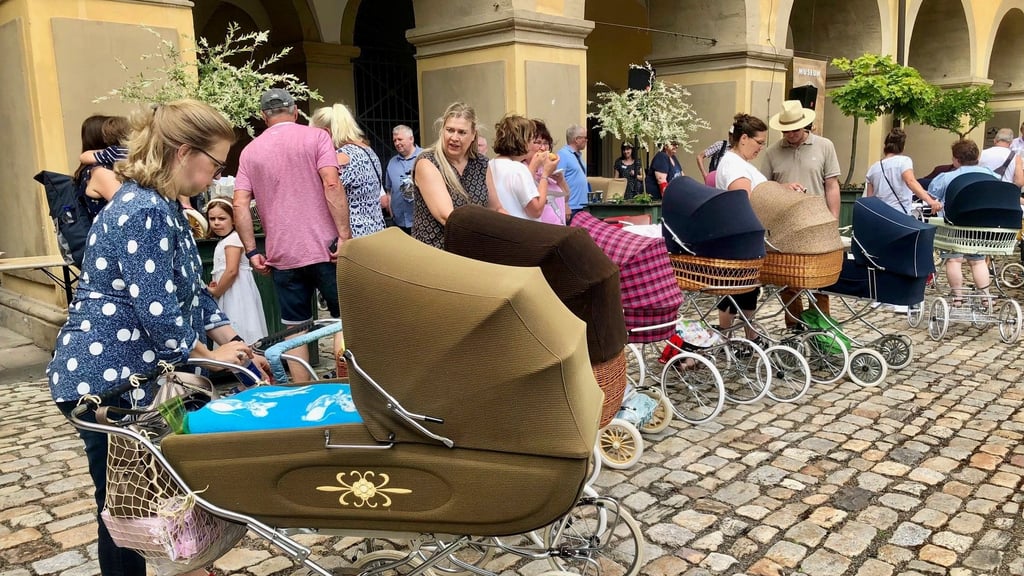 Mit alten Kinderwagenmodellen trifft sich der Zikewa-Fanclub regelmäßig in Zeitz. Die Marke ist zumindest in Ostdeutschland noch sehr bekannt.