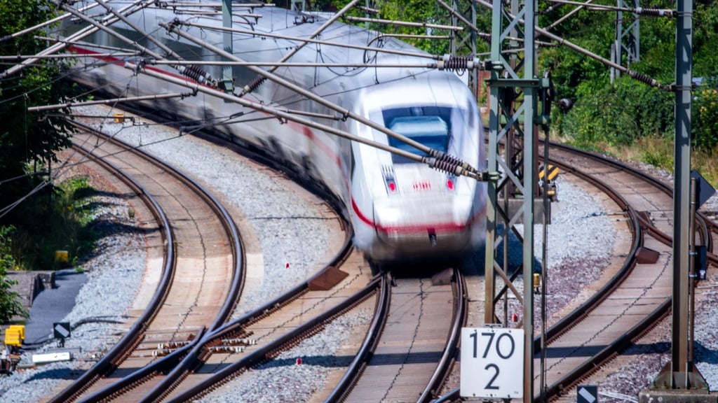 Mit der Bahn sind die Reisezeiten zu Zielen in Polen oft unverhältnismäßig lang. (Symbolbild)