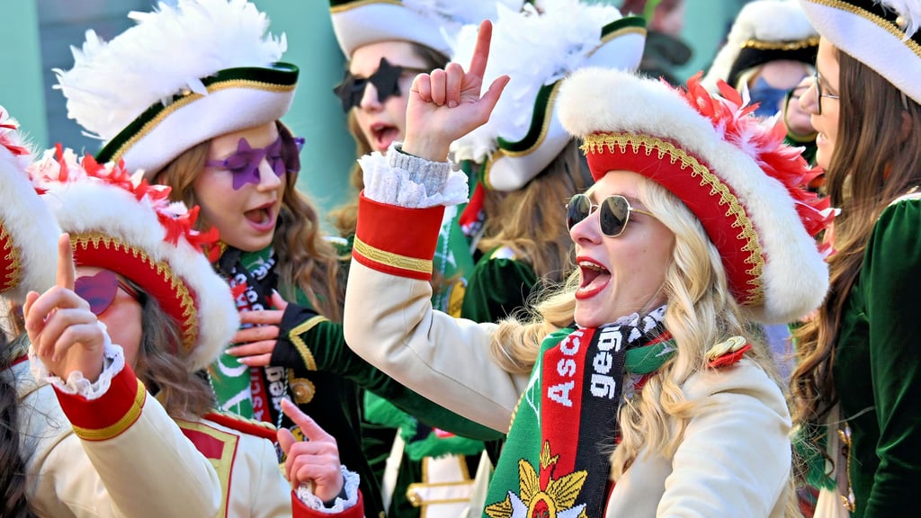 Der Tulpensonntagsumzug des ACC Union in Aschersleben hatte wieder über 1.100 Mitwirkende.