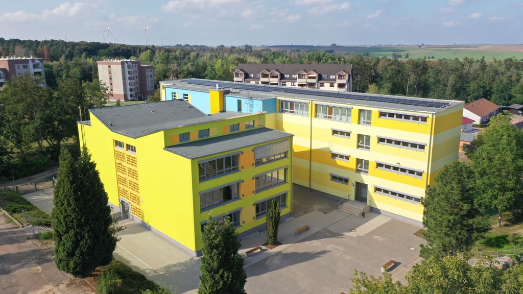 Blick auf die Novalisgrundschule in Hettstedt.