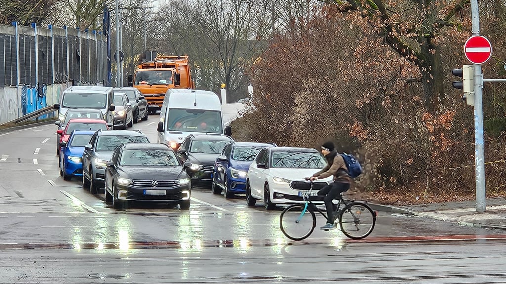 Blick auf die Abfahrt vom Magdeburger Ring auf die Wiener Straße. 