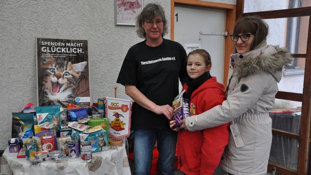 Einen vollen Tisch mit Spenden gab es vor einigen Jahren vom GCC beim Tierschutzverein Genthin. Jetzt wird wieder gesammelt. 