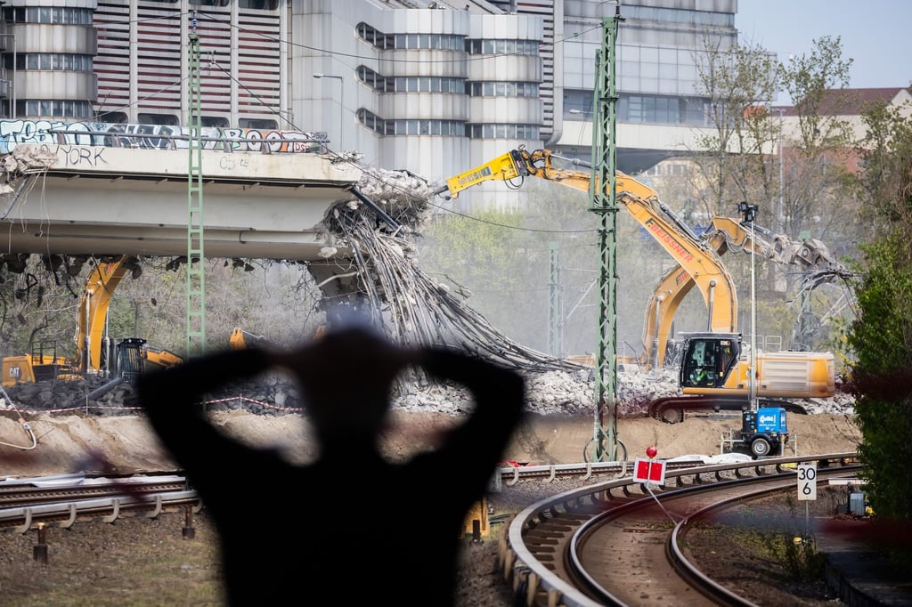 Die Ringbahnbrücke wurde im Frühjahr 2025 abgerissen. Die Arbeiten am Neubau laufen. (Archivbild)