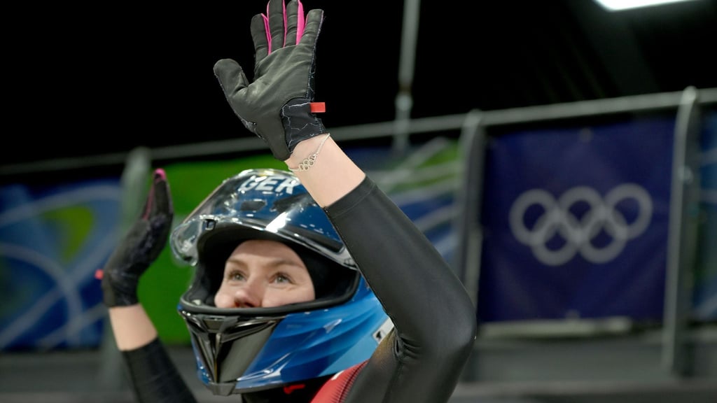 Laura Nolte führt vor dem Finallauf im Monobob.