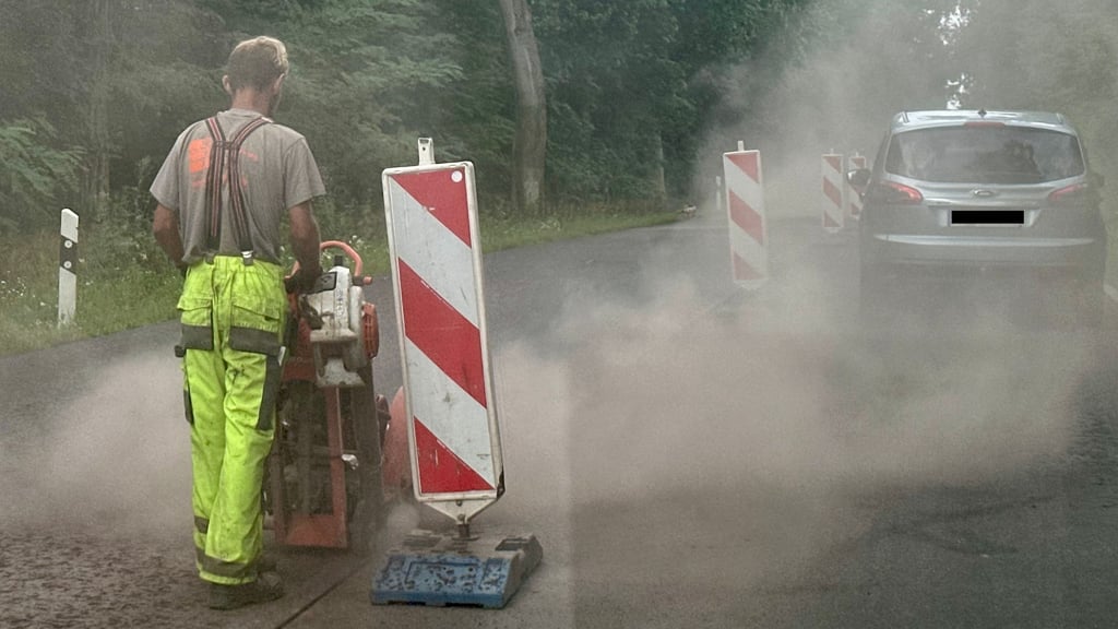 Die B1 zwischen Reesen und Hohenseeden soll im April saniert werden. Eine geplante Umleitungsstrecke über die Ortschaften Parchau und Ihleburg wird in den Dörfern kritisiert.