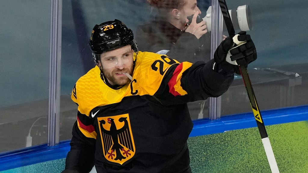 Leon Draisaitl schwört auf Senf als Mittel gegen Krämpfe. (Archivbild)