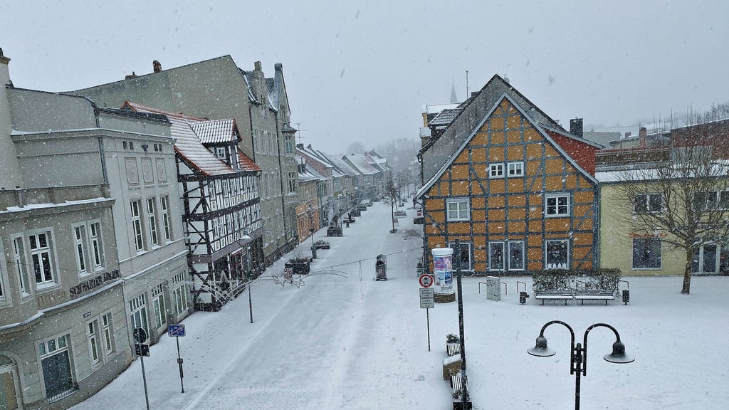 Schneetreiben in Salzwedel a 16. Februar 2026