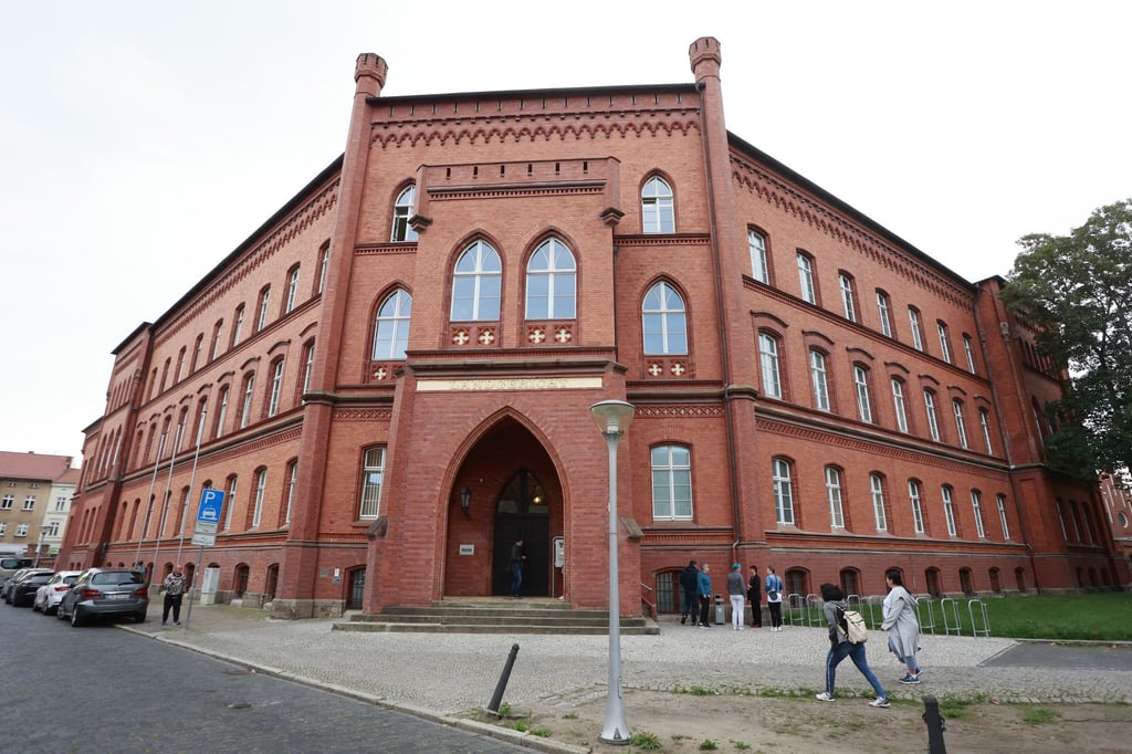 Seit Anfang Dezember verhandelt das Landgericht Stendal wegen Totschlags gegen den 38-jährigen Deutschen. (Archivbild)