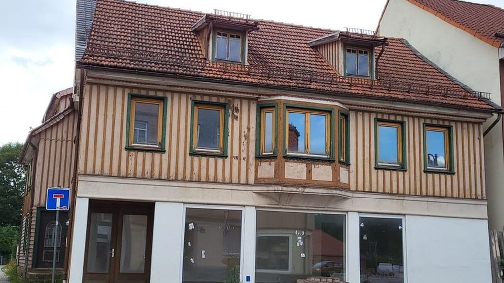 Das Team der Spinn-Stube aus Benneckenstein will eine Kulturgenossenschaft gründen. Ziel ist es, das Gebäude Töpfermarkt 16 zu erwerben und als offenen Kulturort zu sichern.