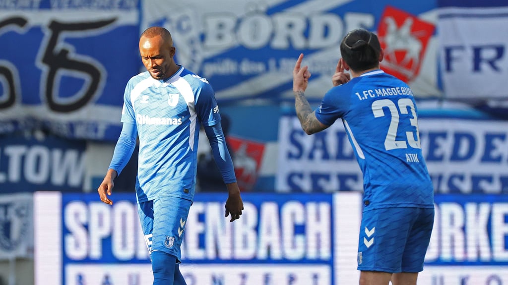 Frust und hängende Köpfe: Für Silas Gnaka (l.), Baris Atik und den 1. FC Magdeburg bleiben die ruhigen Gefilde der Tabelle in dieser Saison ein Wunschtraum.