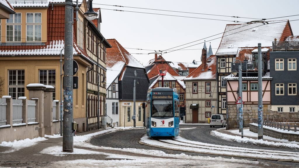 Die Straßenbahn gehört in Halberstadt seit mehr als 120 Jahren zum Stadtbild. Ob das so bleibt?