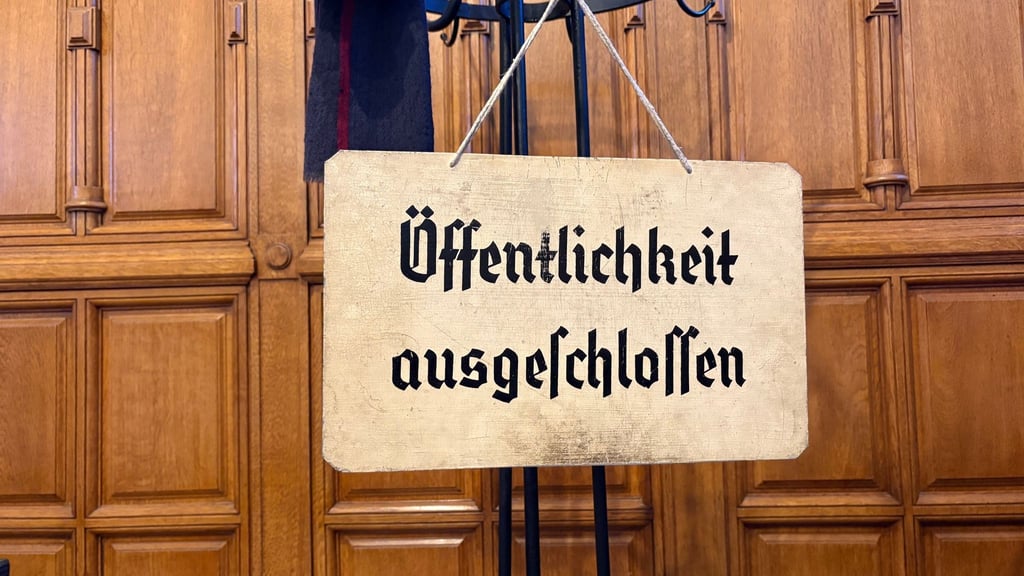 Details zum Urteil gegen den Tanztrainer erfuhr die Öffentlichkeit nicht - sie wurde zum Schutz der Opfer und des Angeklagten ausgeschlossen.
